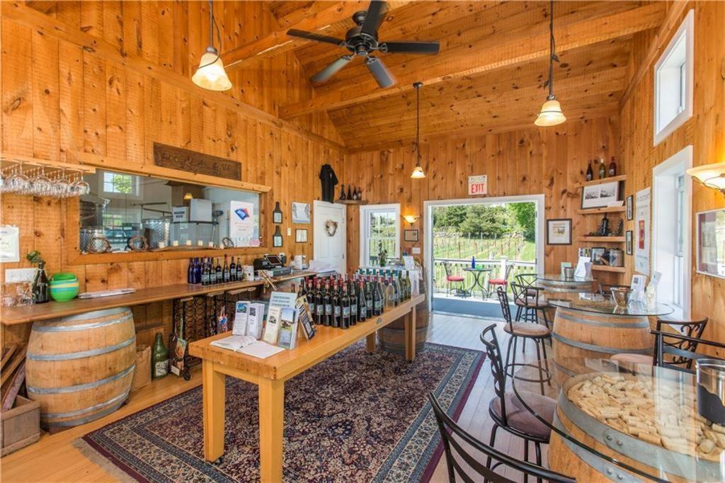 The Langworthy Inn & Winery Westerly Exterior foto